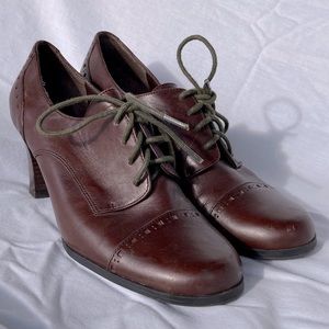 Etienne Aigner leather heeled oxford booties size 7